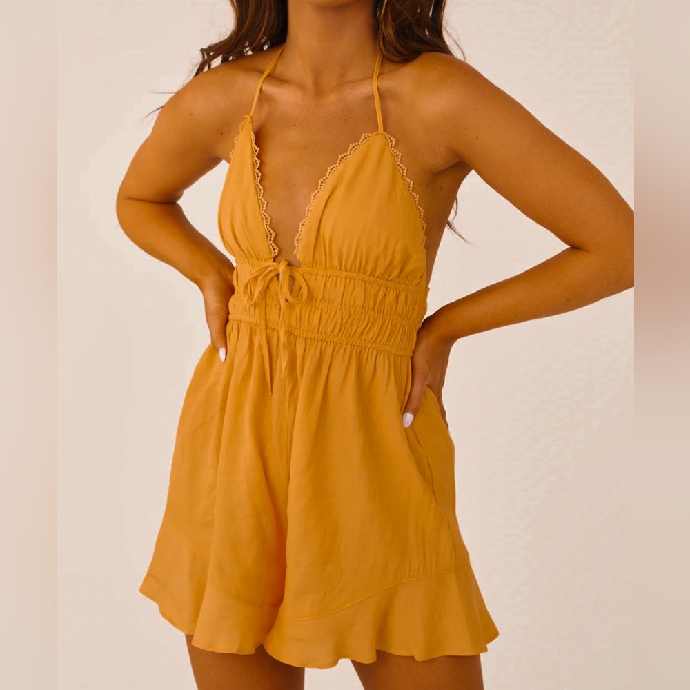 NEW WITH TAGS Urban Outfitters Deep V Halter Romper - Size M